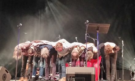 Les Étrangers familiers, Un vent furibond souffle sur le festival Détours de Chant